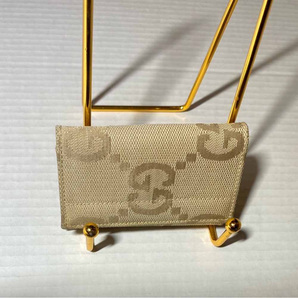 Gucci Cream Key Holder with Silver Clips